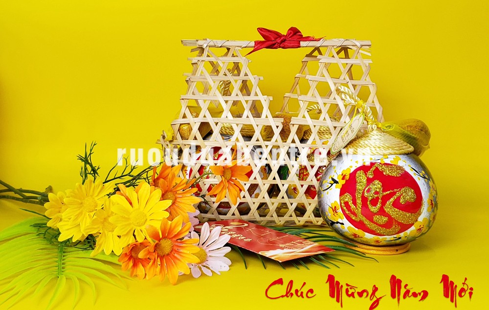 Dùng rượu dừa làm quà lễ Tết